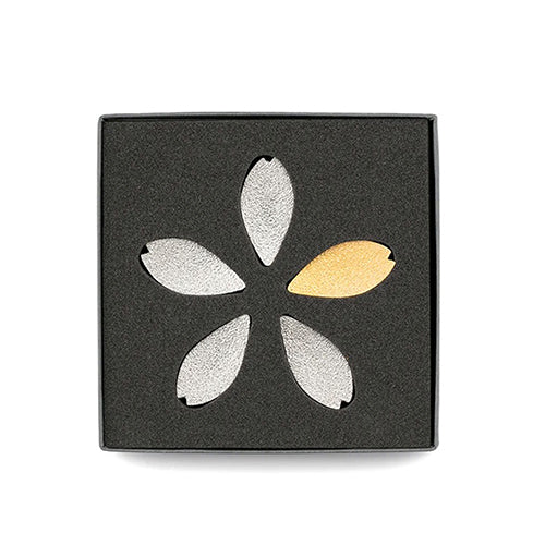 日本 能作 櫻花花瓣筷架組 - 金箔