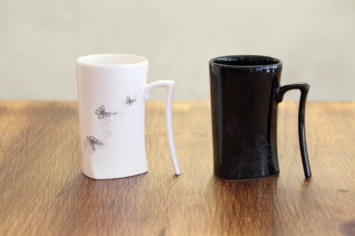 集瓷 cocera 斑斕蝶影變色寧靜杯 (亮黑/霧白對杯組)