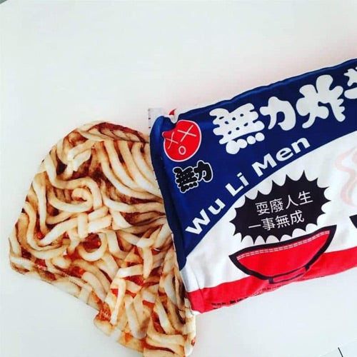 創意小物館 無力炸醬麵二合一抱枕毯
