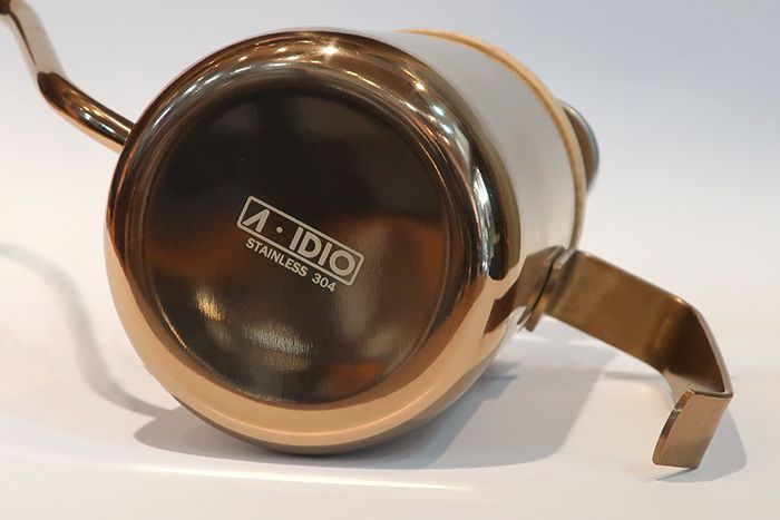 A-IDIO 人文時尚手沖細口壺350ml(含溫度計、木蓋)-香檳金