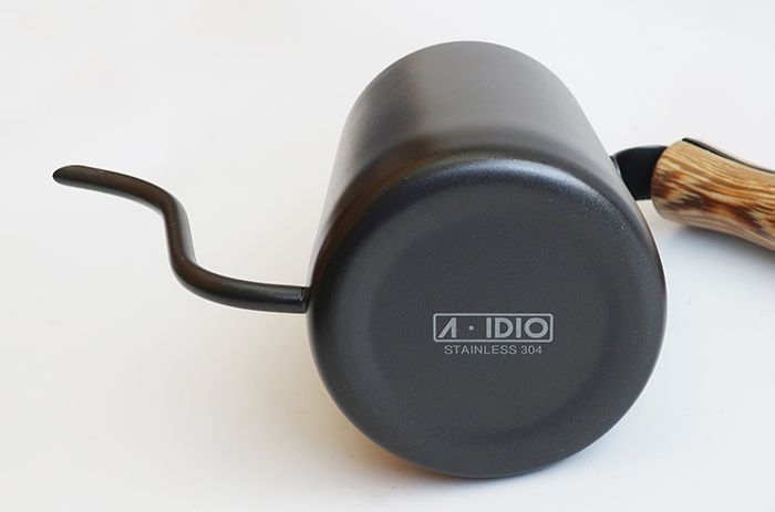 A-IDIO｜黑金木手沖壺(600ml)