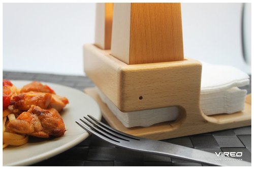 ViREO 鯨魚造型調味罐餐巾紙架組