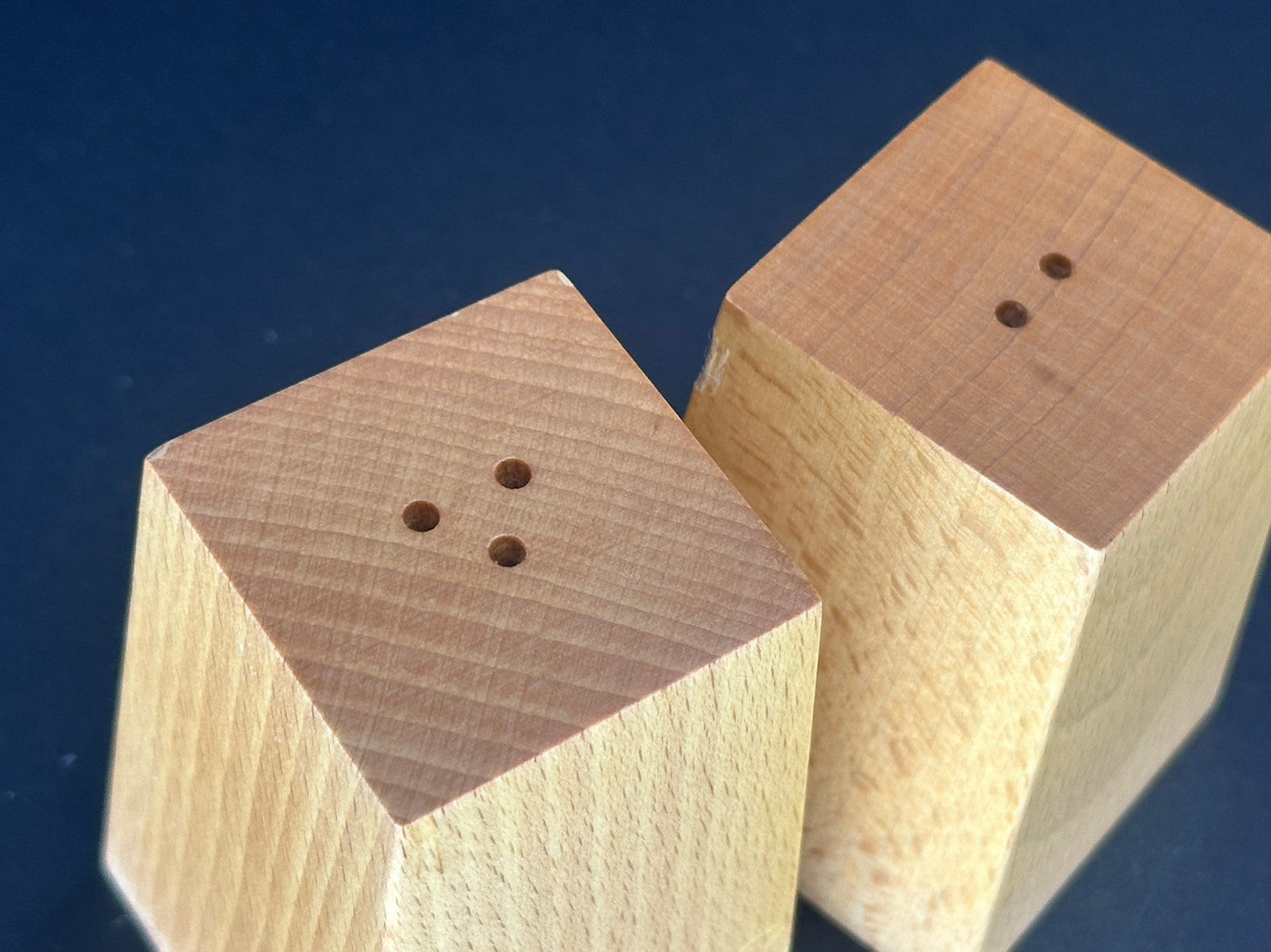 ViREO 鯨魚造型調味罐餐巾紙架組