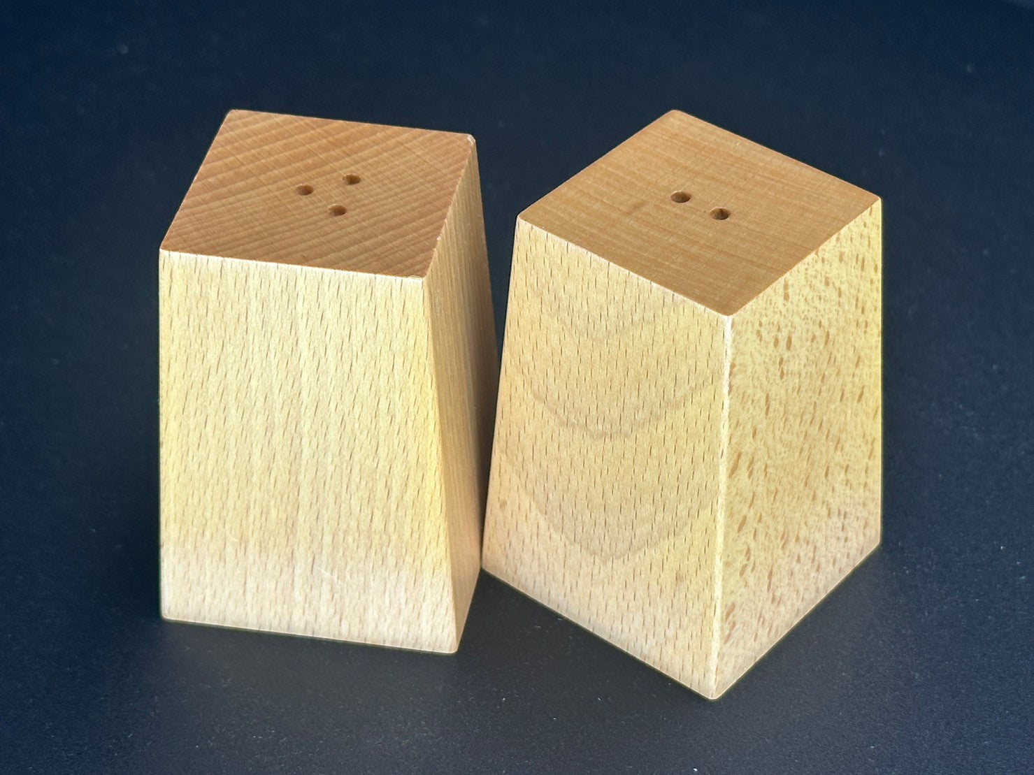 ViREO 鯨魚造型調味罐餐巾紙架組