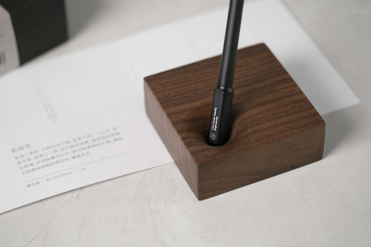 HMM 質感書寫禮盒（胡桃木質底座＋鉛錘筆）
