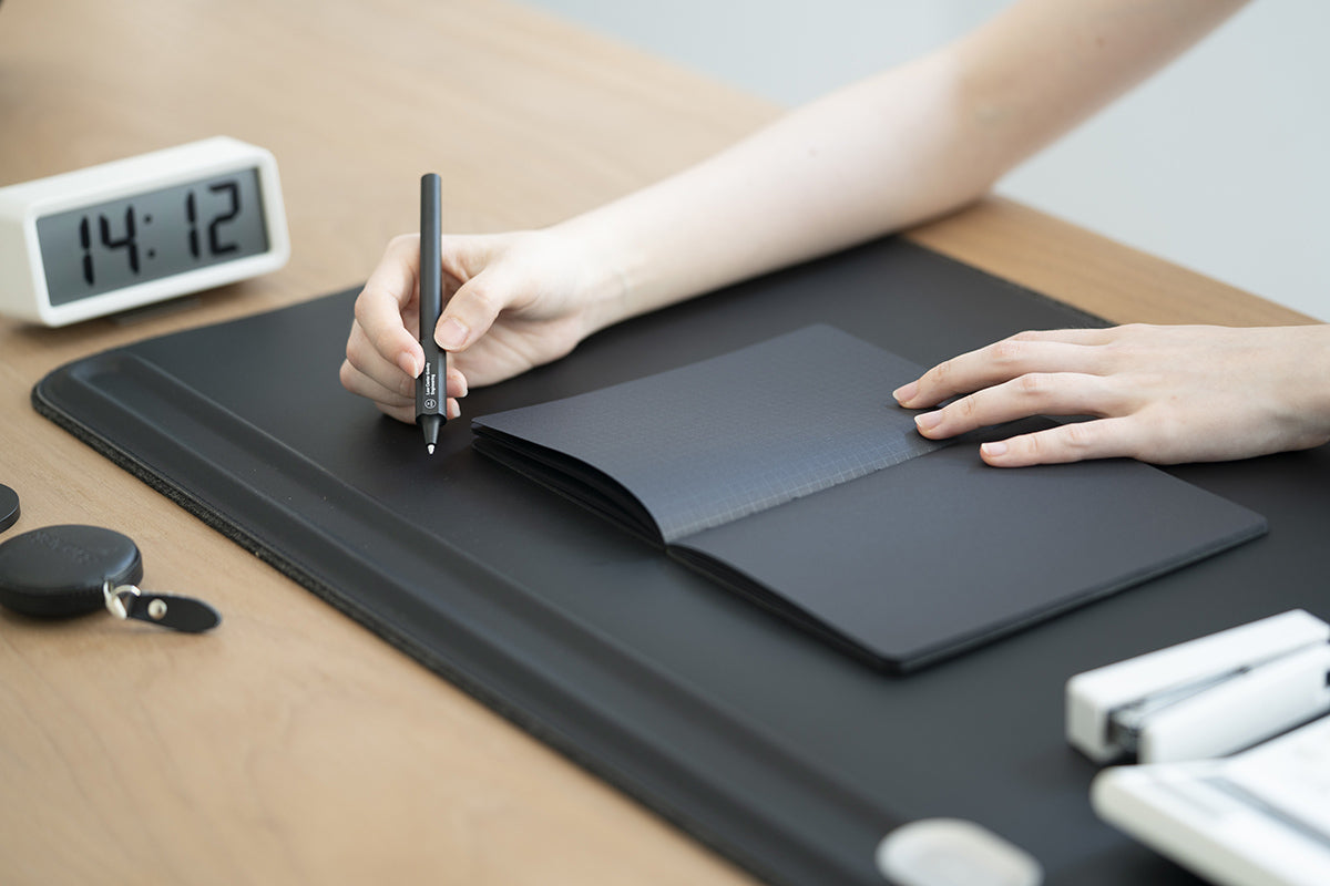 HMM 質感書寫禮盒（胡桃木質底座＋鉛錘筆）