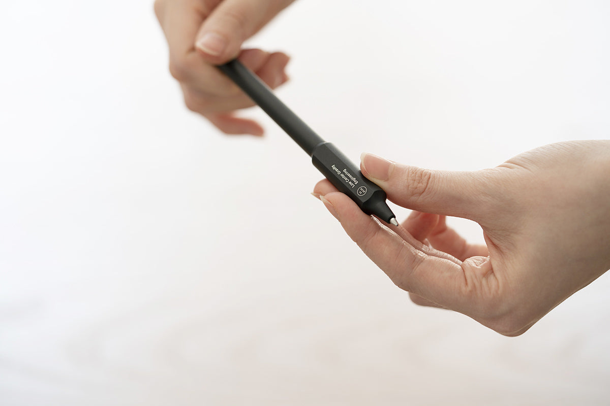 HMM 質感書寫禮盒（胡桃木質底座＋鉛錘筆）