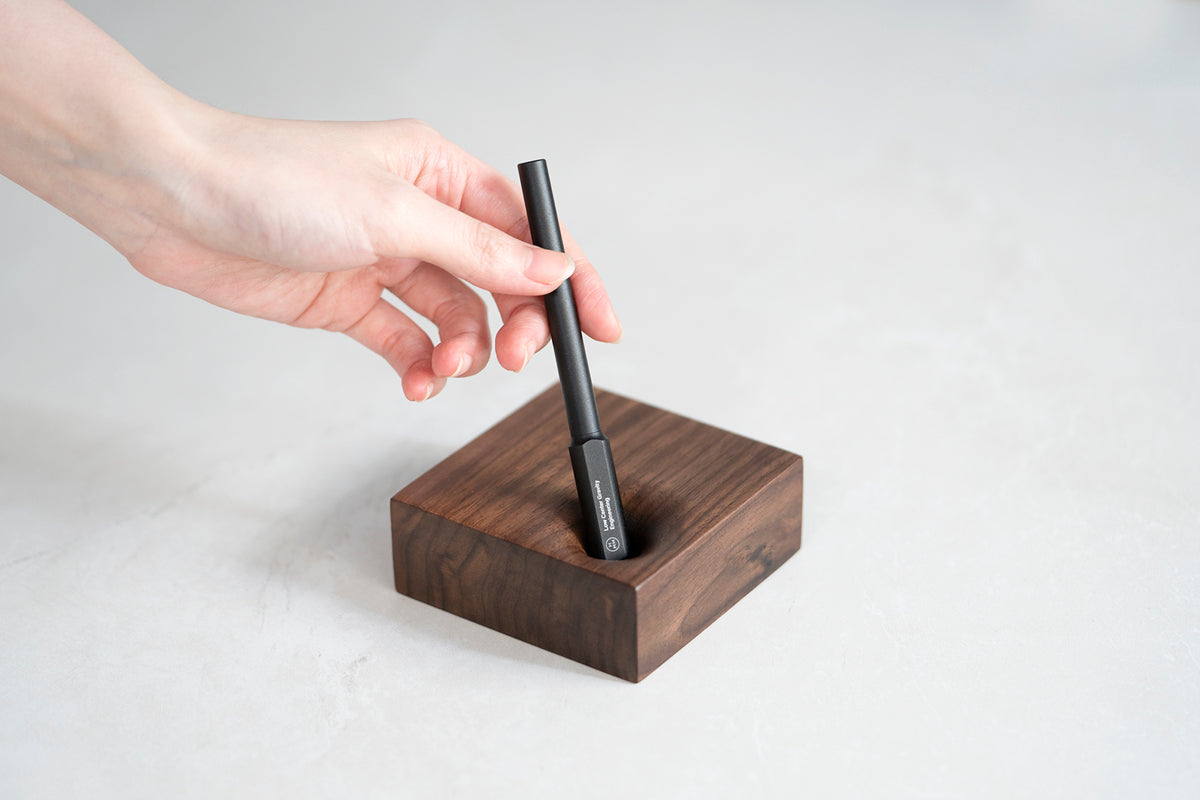 HMM 木質底座 (不含筆)