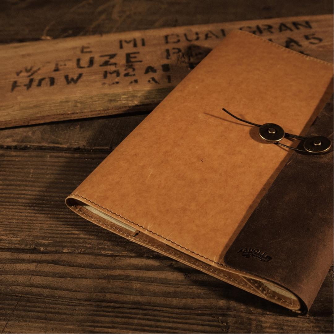 ADOLE 蠟紋布仿古皮革 A5經典書皮