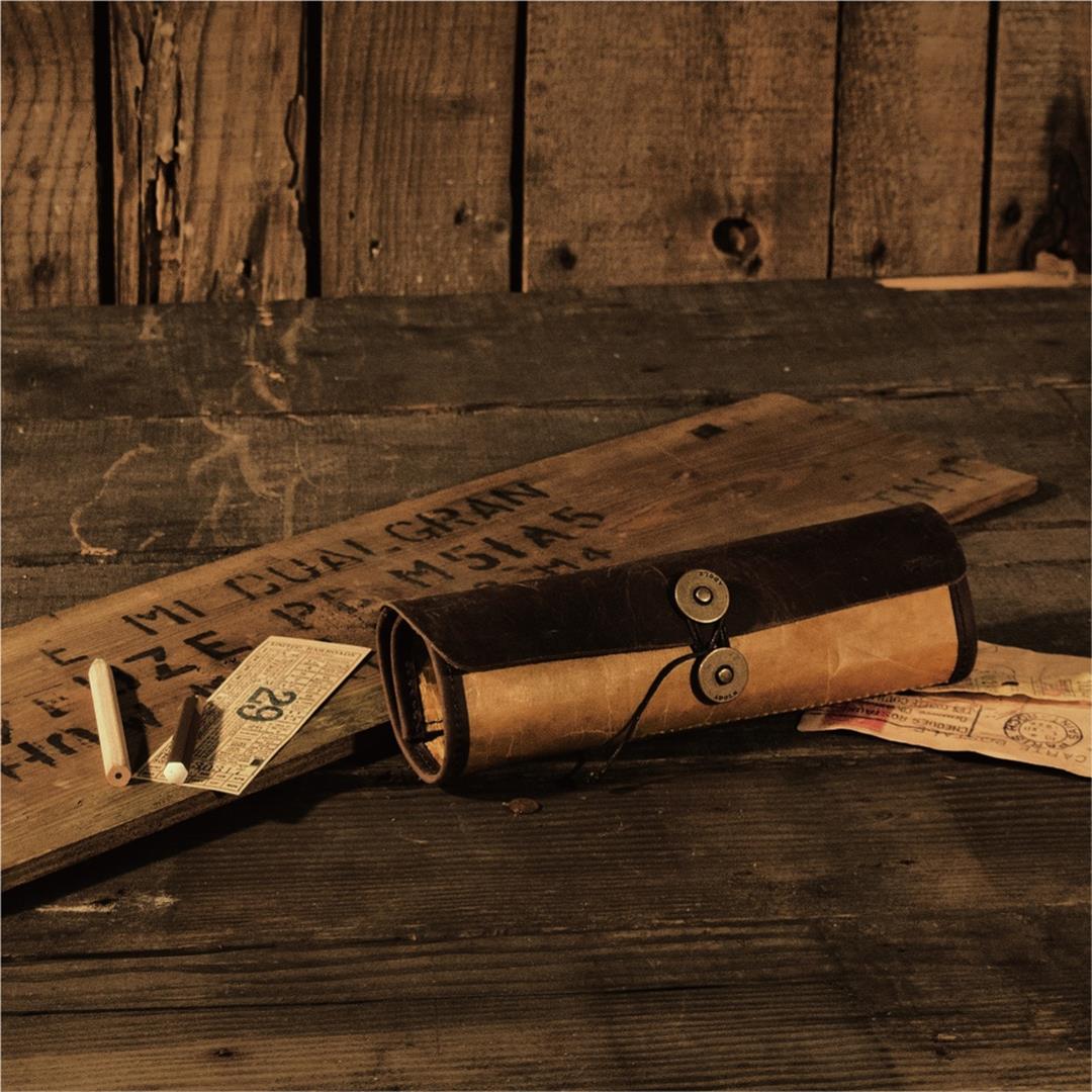 ADOLE 蠟紋布仿古皮革 工業捲式筆袋